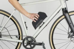 Fidlock TWIST Essential Bag + Bike Base Set - M Schwarz 27 Fidlock TWIST Essential Bag + Bike Base Set - M Schwarz -Fahrradzubehör 09661 BLK fidlock twist essentialbag bike twist