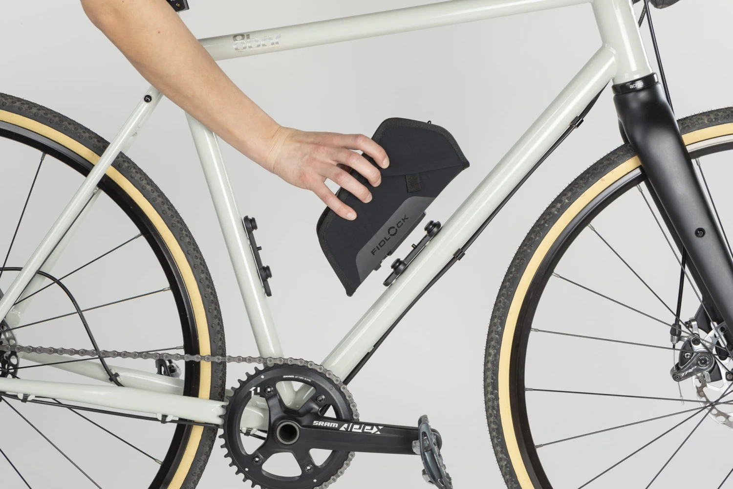 Fidlock TWIST Essential Bag + Bike Base Set - M Schwarz 12 Fidlock TWIST Essential Bag + Bike Base Set - M Schwarz – Bild 10