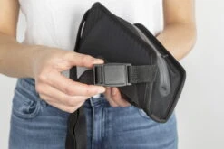 Fidlock TWIST Essential Bag + Bike Base Set - M Schwarz 28 Fidlock TWIST Essential Bag + Bike Base Set - M Schwarz -Fahrradzubehör 09661 BLK fidlock twist essentialbag buckleclosed