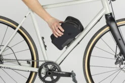 Fidlock TWIST Essential Bag + Bike Base Set - L Schwarz 28 Fidlock TWIST Essential Bag + Bike Base Set - L Schwarz -Fahrradzubehör 09662 BLK fidlock twist essentialbag bike twist 2