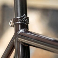 All-city Big Block Komplettrad - Black/Grey -Fahrradzubehör 20201122 ACT BigBlock StPaul VanityPhotos 568206 017 CropumzG048DOUib3