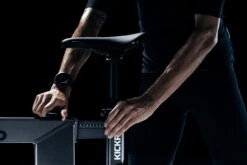 Wahoo Fitness KICKR Bike V2 Wifi 20 Wahoo Fitness KICKR Bike V2 Wifi -Fahrradzubehör Wahoo KICKR BIKE v2 WFBIKE3 SET BACK 02340